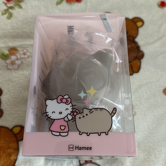 HELLO KITTY X PUSHEEN JUMBO SCENTED SQUISHY NIB - Picture 6 of 9